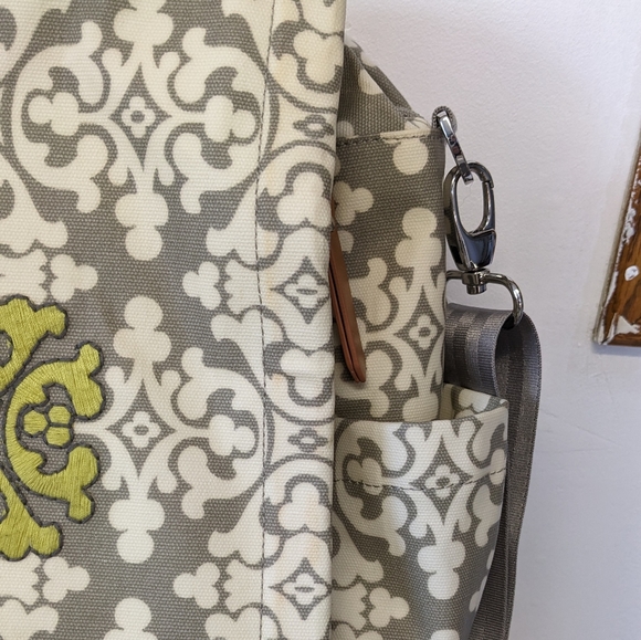 Petunia Pickle Bottom Diaper Bag - Picture 2 of 6